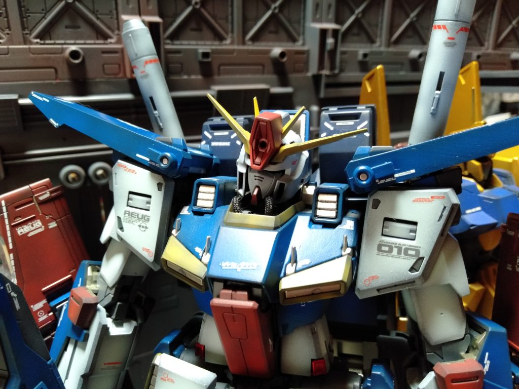ZZガンダムだけの、首の動力パイプも再現してますよwww