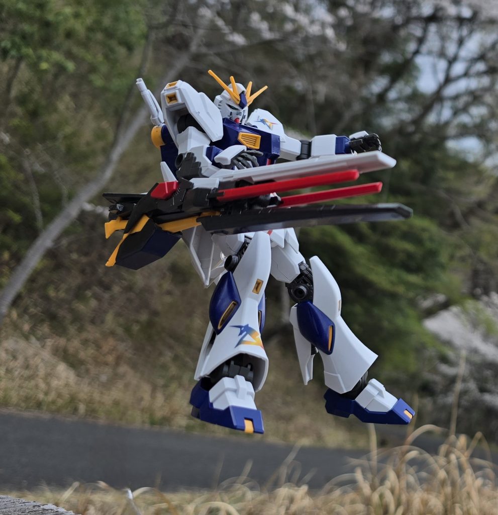 GQuuuuuuX未視聴の方、ガンダム好きなら観て損はないと思いますので、概念を捨て、一度最後まで観ることをオススメします(gundam-kao6)ところで、このRX-93ffもまた、正史好きには不人気の機体らしいです。GQuuuuuuXに似た境遇ですね。でも、福岡人の私は大好きです(gundam-kao3)マジでカッコイイんで、まずは実物大を見に来て下さい。きっと、印象が変わりますから(gundam-kao2)ちなみに、「GQuuuuuuXに私は出ておりません」と、ガンダムが言っておけと、私に言っているそれでは最後に、ロングレンジフィンファンネルをぶっ放したところでお開きとしましょう。最後までご視聴ありがとうございました🙇♂️ …とガンダムが言っている(gundam-kao1)