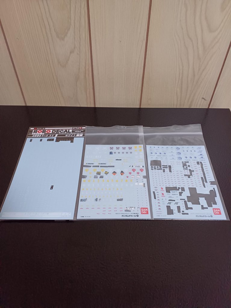 デカールです(zaku-kao5)