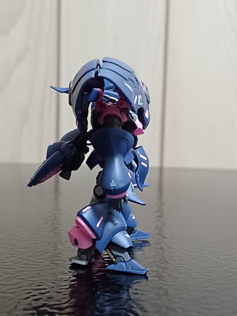 右サイドから。なんだかんだで、合わせ目消しも慣れてきました‼️個人的に、合わせ目消しはキュベレイが一番むずかしいと思いますね(zaku-kao4)