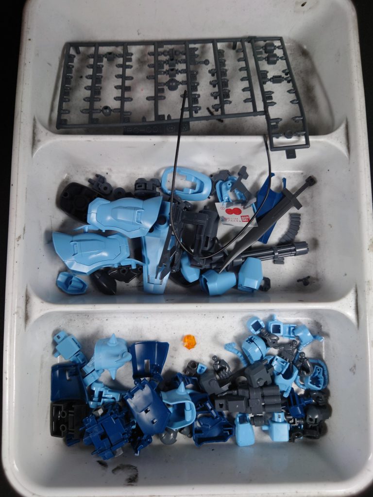 1dayグフ・カスタム–2枚目/制作者：やっすおう