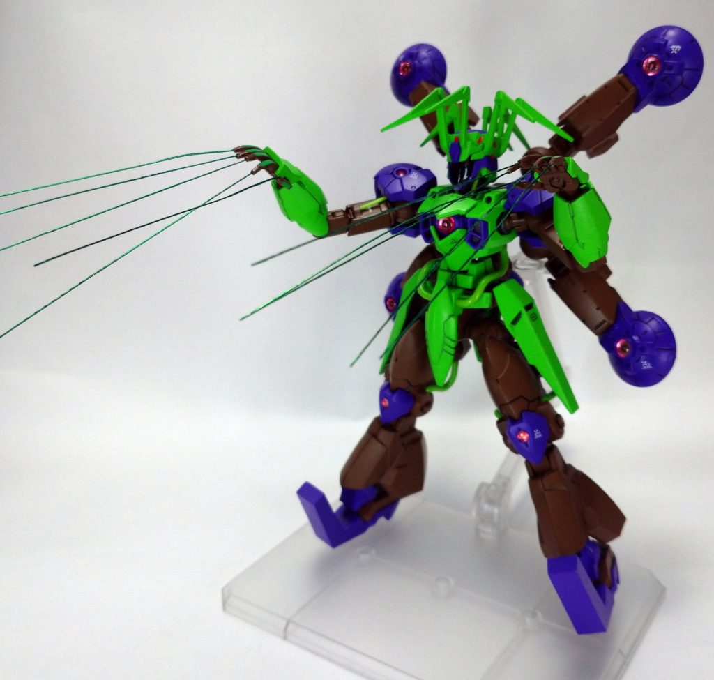 指先からレーザーを出して敵機を乗っ取ります