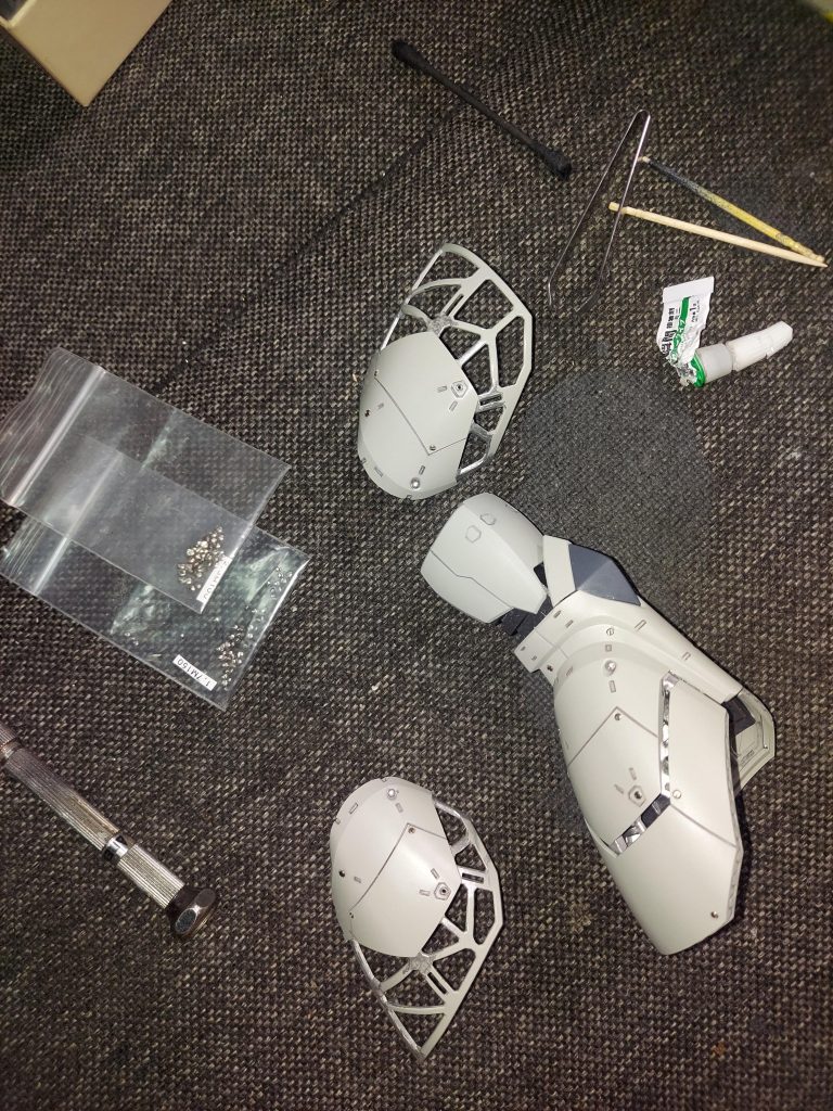 スミ入れメタルパーツ追加デカール前 