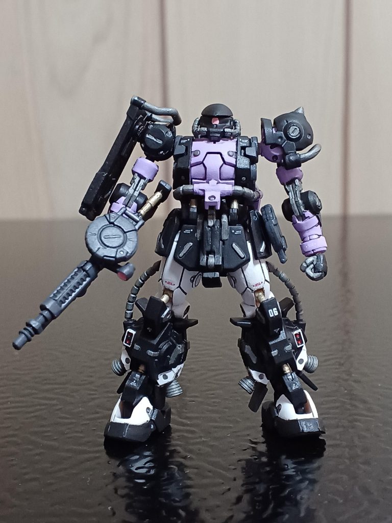 正面から。細かい‼️この一言に尽きるキットでしたね(zaku-kao4)しかし、造形は素晴らしいですね~‼️ガイアとマッシュ専用機も制作するので楽しみです(zaku-kao5)