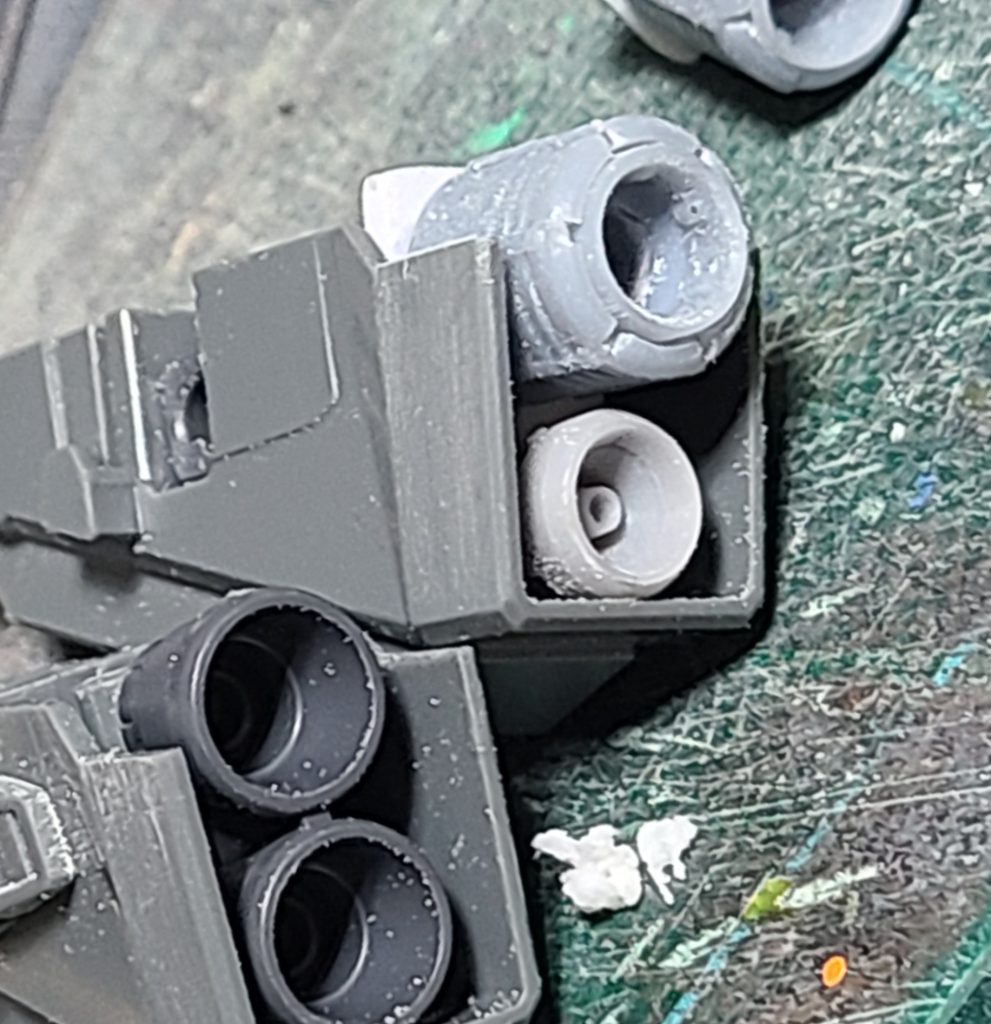 キャノン後方のバーニア?は、アフターパーツに置換しました。