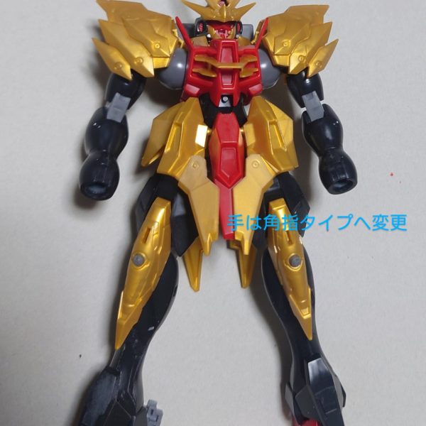 買ってからずっとパーツ数の多さに怯んで、放置してたティフォエウスガンダム・キメラを作り始めました。最近空気清浄機に転生したサイコ・ガンダムを観てサイコ・ガンダムについて考えていた時、ふと「 こいつサイコ・ガンダムMk-3なんじゃね？」という考えが浮かびサイコ・ガンダムMk-3として製作する事に決めました。一応「 サイコ・ガンダムMk-3」という機体はガンダム・ザ・バトルマスターというゲームに登場しますが、ゲーム世界限定でしか存在しない機体みたいです。そもそもこの「 サイコ・ガンダムMk-3」の開発にはムラサメ研もオーガスタ研も関与しておらず、勝手にサイコ・ガンダムを名乗ってる他人のような気もします。かと思えばG・ドアーズがサイコ・ガンダムMk-4なので正史におけるサイコ・ガンダムMk-3は謎に包まれています。Mk-2からMk-4で急に小型化しているのでMk-3はその中間に当たるような機体なのでは…ZZから逆シャアまで確か4年くらいしかなく、その間にMk-4も開発されてる事も考えると、アクシズ崩壊直後後に元アクシズの技術者を獲得し、表向きは小型化サイコミュの技術検証機として開発された機体がティフォエウスガンダムなのではないか？元アクシズの研究者に設計の大部分を任せたので連邦らしくない丸みのあるデザインになったのではないか？クタン双竜型も表向きは専用の輸送用ブースターとして開発された随伴機兼、ハルユニットではないか？ホンコンシティの一件で印象が悪くなったサイコ・ガンダムである事を隠す為に合体時をサイコ・ガンダムMk-3とし、あえて分離状態にはサイコ・ガンダムの名を与えなかったのではないか？予算削減と言い逃れするためにあえてサイコ・ガンダムMk-2の余剰パーツなんかを再利用しているのではないか？完成直後位にサイコフレームの技術がもたらされ直ぐにG・ドアーズの開発が始まった為に歴史の闇に消えたのではないか？この開発に関わっていた者が袖付きに流れ、ハルユニットという概念をもたらしネオ・ジオングの開発に繋がったのではないか？…と、こんな感じの妄想が膨れ上がったのでサイコ・ガンダムMk-3として製作する事にしました。色はバトルマスター版のMk-3に寄せるかG・ドアーズみたいにティターンズカラーにするか考え中…とりあえずティフォエウスガンダムのみ後ハメ加工等しながら仮組み。足先の後ハメ加工は難しそうなのでフレーム？部を塗装してからマスキングして組み込んでから足先の合わせ目を処理する方式になりそう。幸い元になったラファエルガンダムもOO系最大の特徴である太陽炉が付いていないので、手を連邦系の角指のビルドナックルに換装すれば宇宙世紀のMSと言っても大丈夫そうと思ってたのですが問題発生。ガ系のキットは手のBJが他のMSよりデカくてビルドナックルがそのまま使えない事が判明。強度に問題が出そうだから手首の加工はあまりやりたくなかったんだがどうしたものか… それにしても本体のティフォエウスガンダム組んだのにまだこんなにパーツある… （3枚目）
