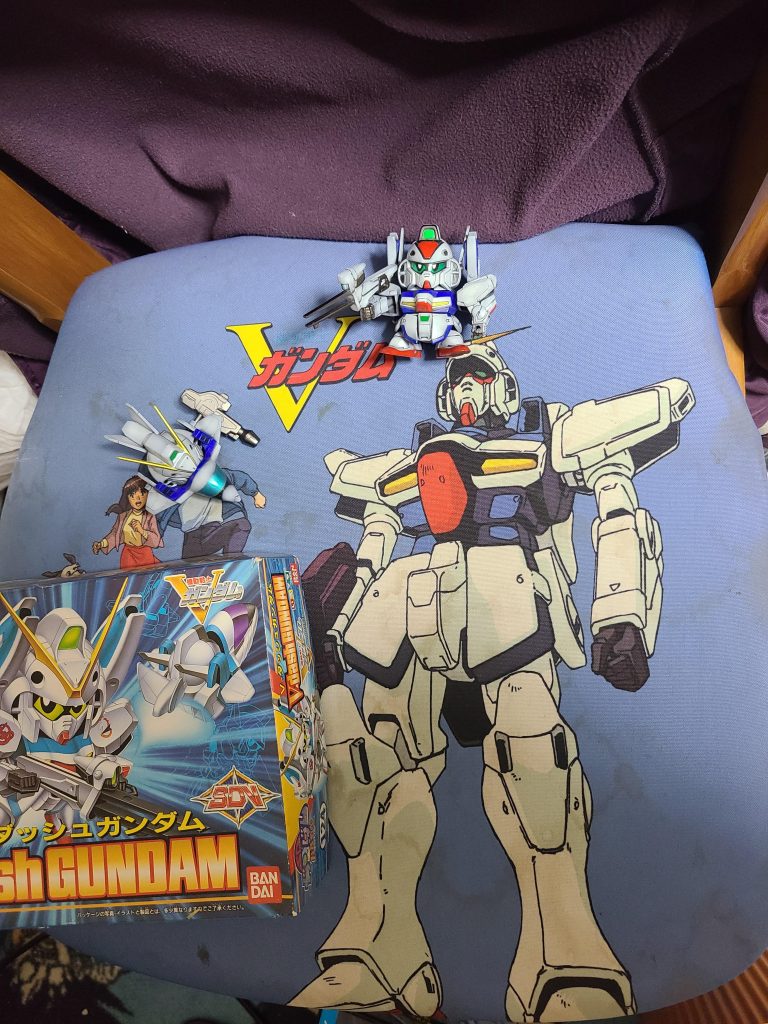 小学生になる時に祖母に買ってもらった学習机のvガンダム椅子。子供部屋おじさんlevel100のあいてむ。