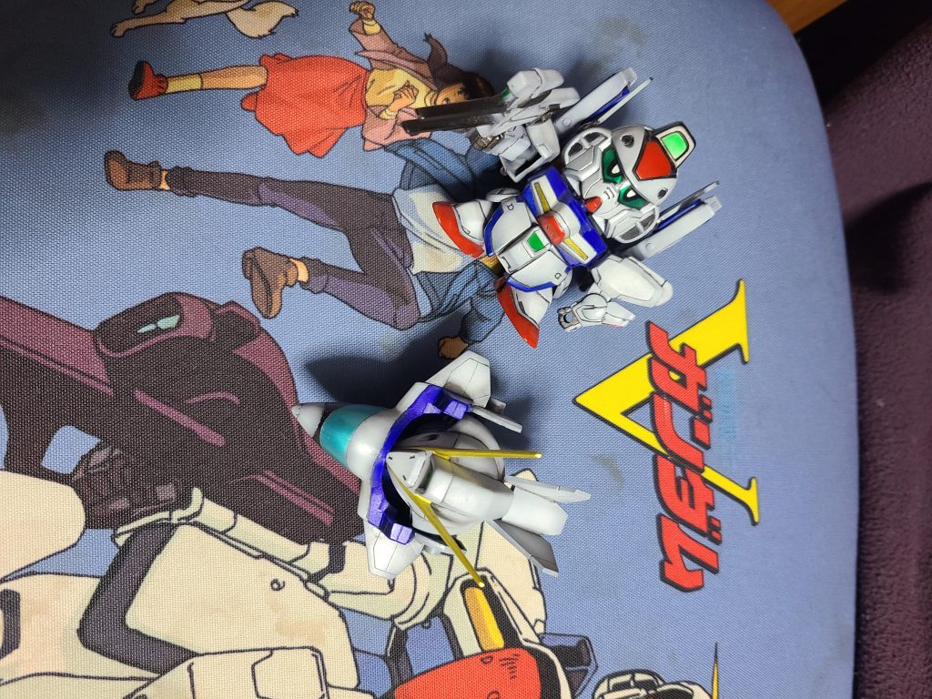Vガンダム本編の内容を知っていたら、保護者が買い与えないであろうvガンダム椅子。何も知らずに富野に翻弄されて買い与えてしまった祖母。途中から見せてくれなくなったvガンダムテスト、受験、卒論、プラモデル作りでこの椅子を尻で磨いてきました。