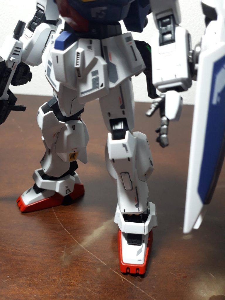 脚は、ふくらはぎ~すねまでをほんの少しだけ(1mmくらい)スマート化。上半身とのバランスをとりました。延長などの加工は無しです。 アンクルガードからチラ見えするフレームが大好きです‼️