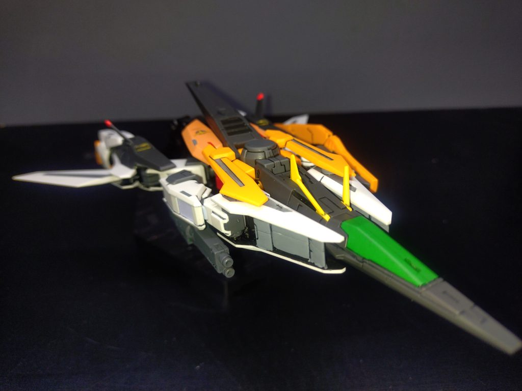 変形は一部差し替えで再現出来る。肩とかロック機構があるのでヘタリにくい。戦闘機っぽくて格好良い。