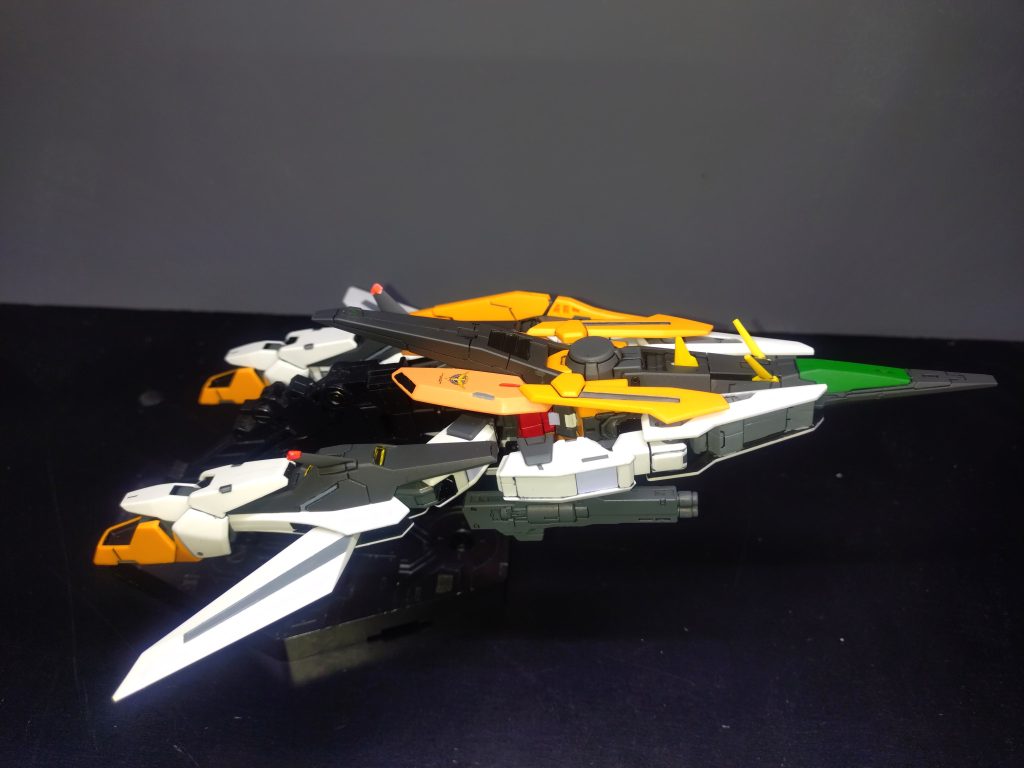 変形は格好良いのだか、結構ガチャガチャするので、トップコートが剥がれそうで怖い。足首の中の塗装は剥がれた。