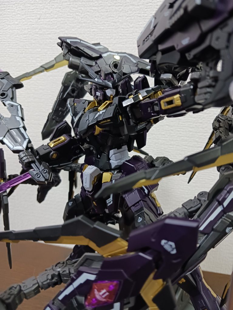 ガンダムアストレアTYPE-Xフィンスターニス