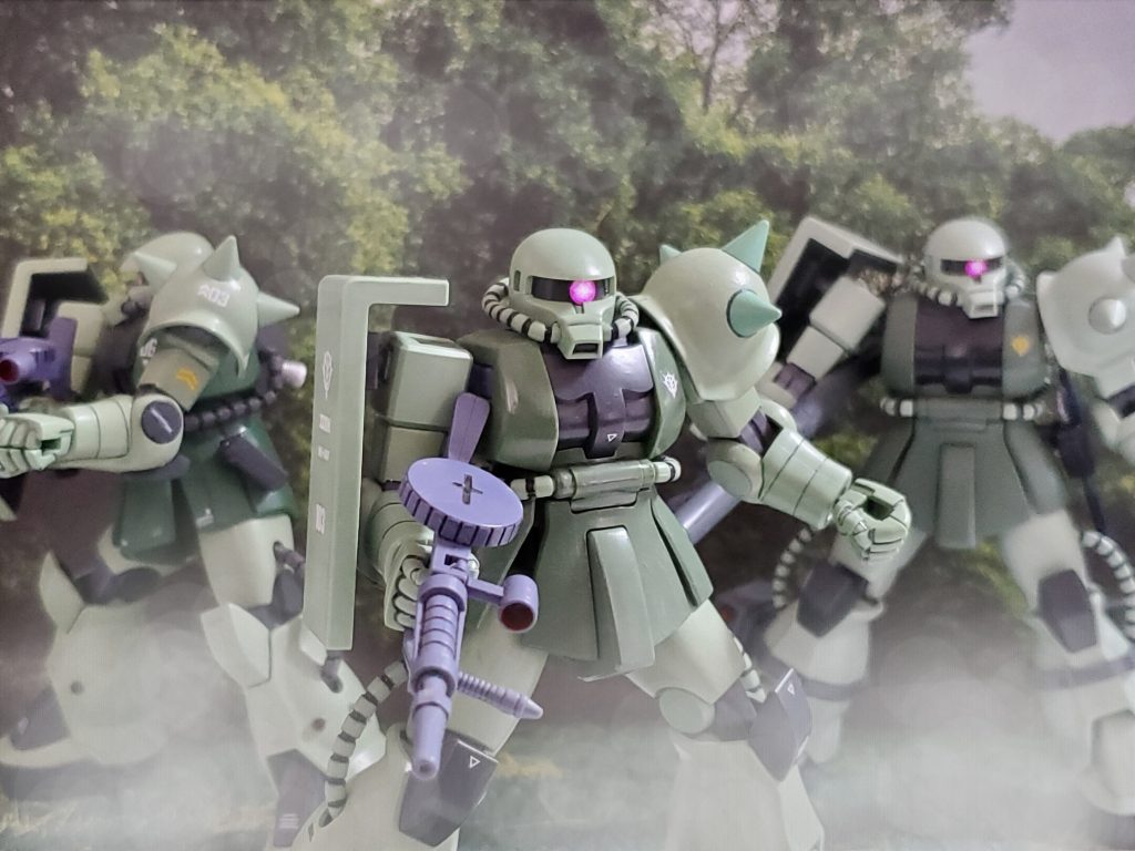 防衛ラインを緩めた結果、テスト予定地に入り込んだ3機のザク🎵前線部隊は防衛ラインを再形成❕呼び込まれたザク小隊が撤退出来ないよう包囲する😎✨