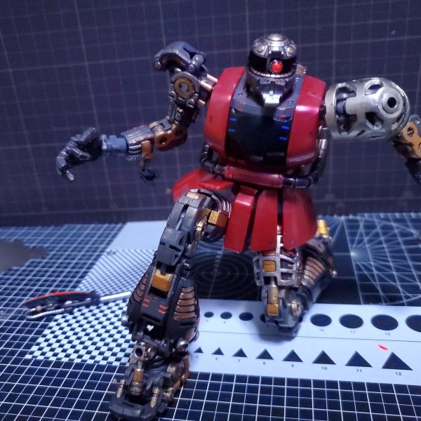 内部フレーム完成。 あとはクリアパーツ……… モノアイはspプレート&vcドームに蛍光レッド塗りました。金属パーツはカッコいい。（3枚目）