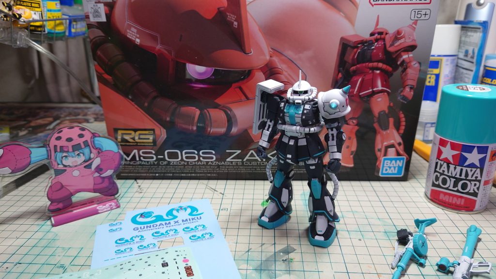 シールドのデカールは自作です