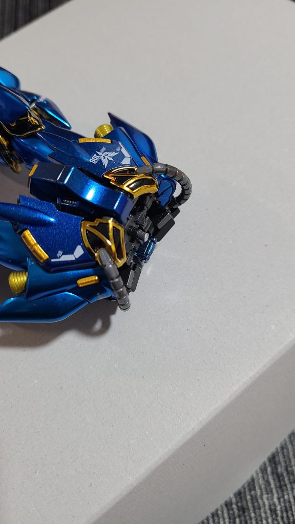 腰の部分は、他の方の製作を真似して真鍮で補強して長くしてます。おかげで腰回りのグラつきはないです。