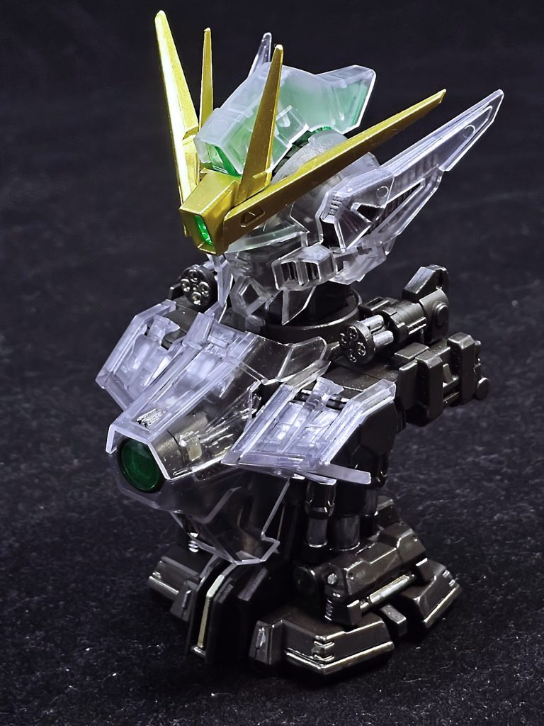 おまけ1。クリア。内部メカニックが良く分かります。あと、この画像だとマシンキャノンの塗り分けも分かってくれますね。