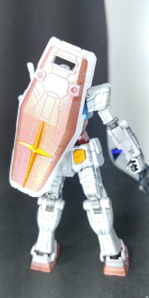 今回はニューホワイトinネイルパウダー、ガンダムメタブルー、ガンダムメタレッド、ホワイトゴールド、メタリックオレンジ、Ｇイエロー、ロイヤルメタレッド、ヘビーガンメタリック、ホロシルバー、ホロレッド、ホロブルー、ホロイエローｶﾞｲｱｶﾗｰ　　蛍光クリアー 