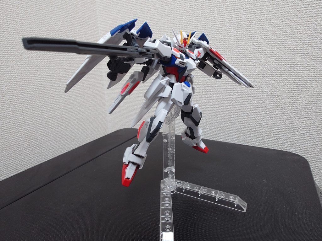 スタービルドストライク・ゼロウィングガンダム
