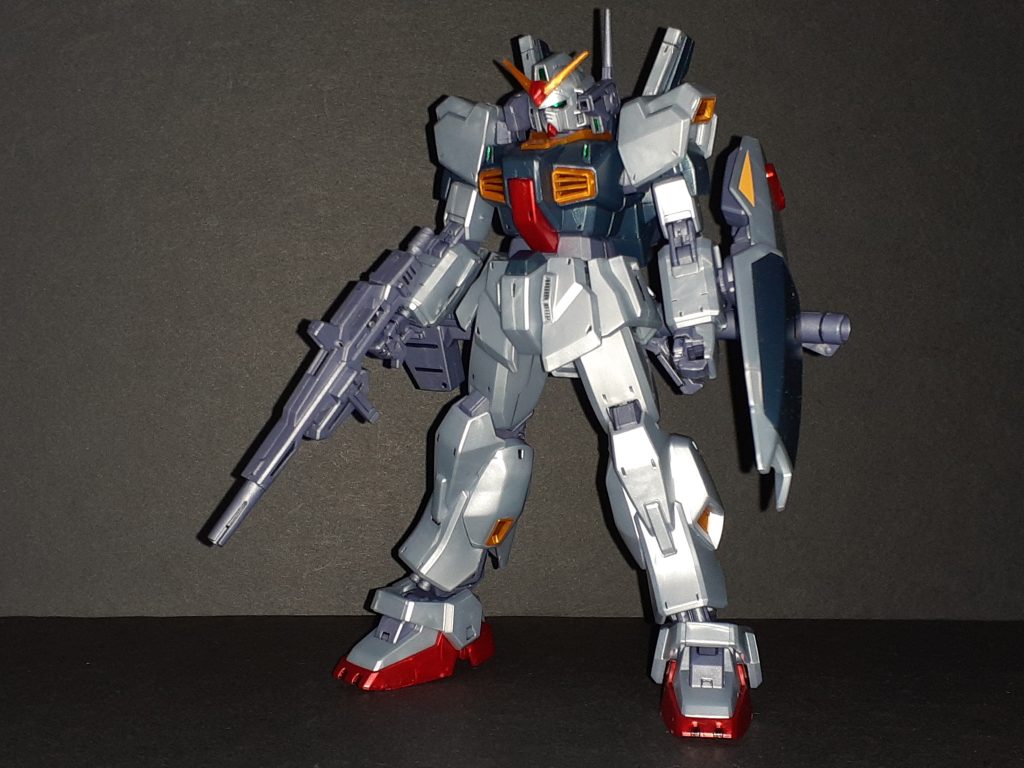 バルカンポッドとバスーカ装備。