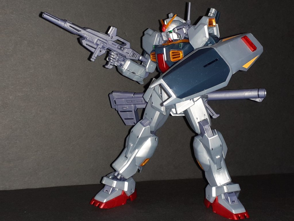 ガンダムベースでいつでも買えるほどには人気がないようですがせっかくZのVerUP版とメッキ百式とのセットなんだしGディフェンサーも付けて欲しかったというのが正直な所。