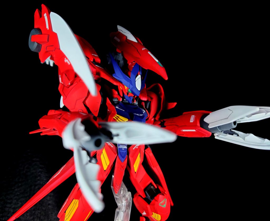 テイルブレードこの機体はルプスベースですが尻尾攻撃があるのは嬉しい。リード線の長さはほどほどなので自分で用意するとより表情を付けられると思います。