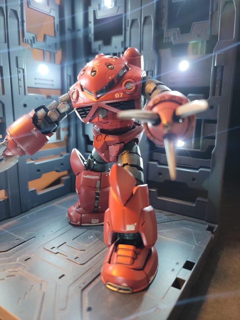 爪は、3本と4本の選択が、できるので毎回4本を、選択するのですが毎回、折ってしまい結局3本です。脆すぎるのか扱いが、雑なのか?