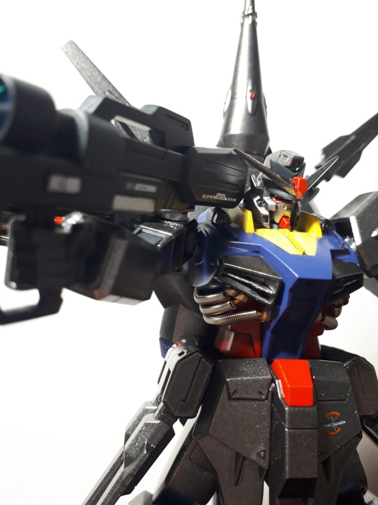 胸ダクトは、プラバンで作成。胸部のエネルギー供給用チューブ?は、アルミ線とスプリングで自作。(これは不器用さが出ました‼️)