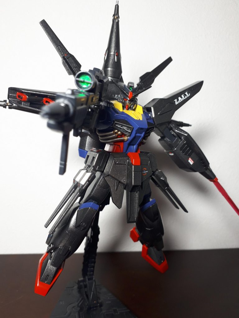 スタイルの修正は・太もも1mm延長・脛1mm延長・ヒール2mm底上げこの3箇所くらいです。あとは、顔のひさし部分を少し斜め下に向くよう調整。