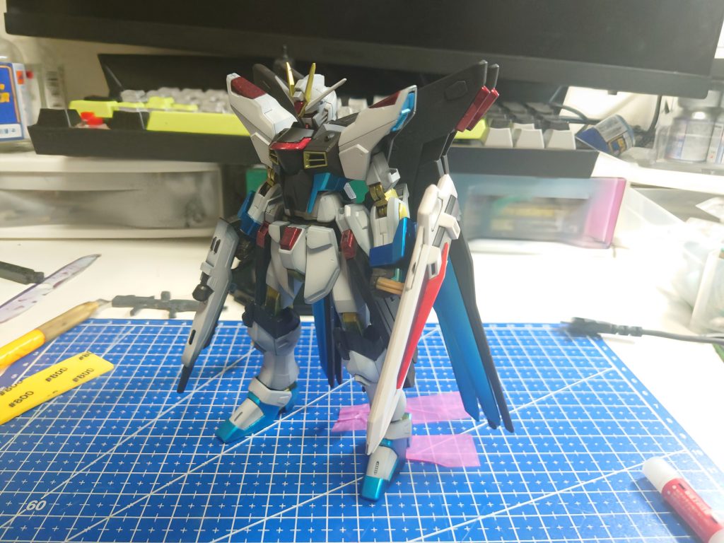 フリーダムぽくルプスビームライフルとシールドを追加で持たせる予定です。