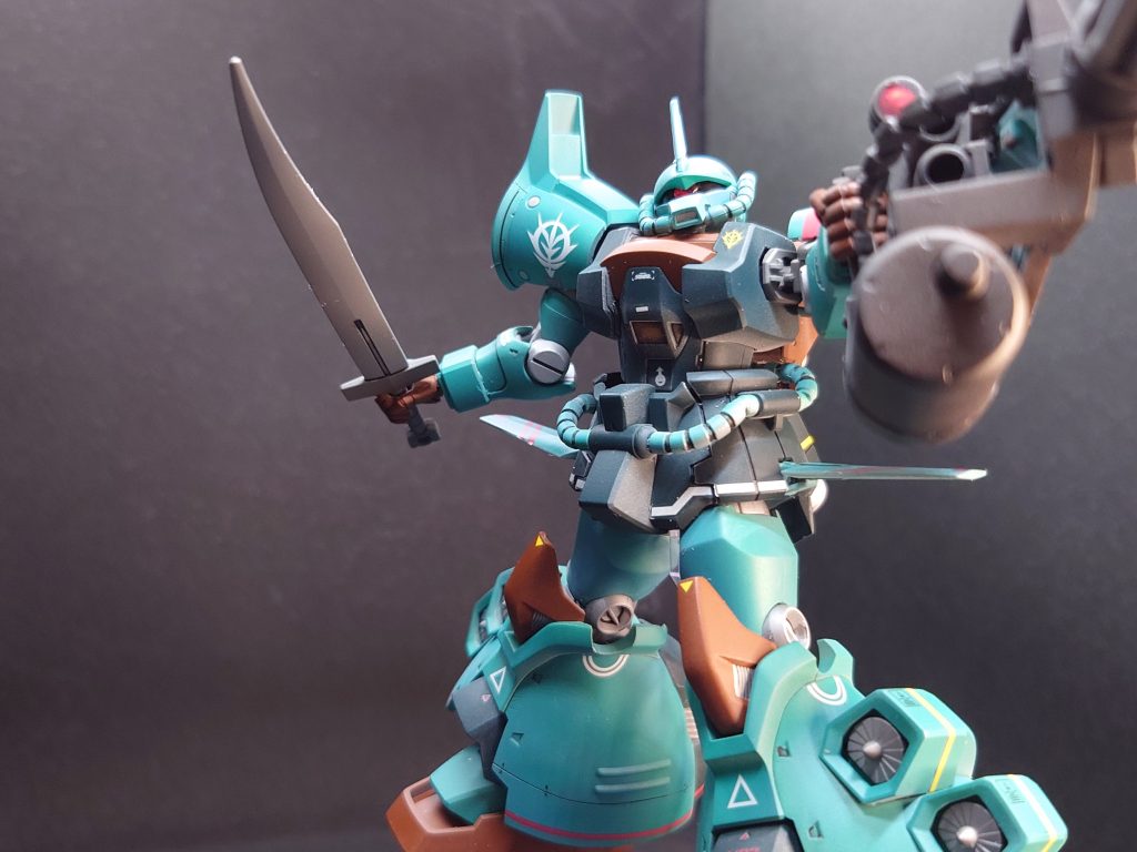 やっぱりメインの外装の調色が明るすぎたかな？