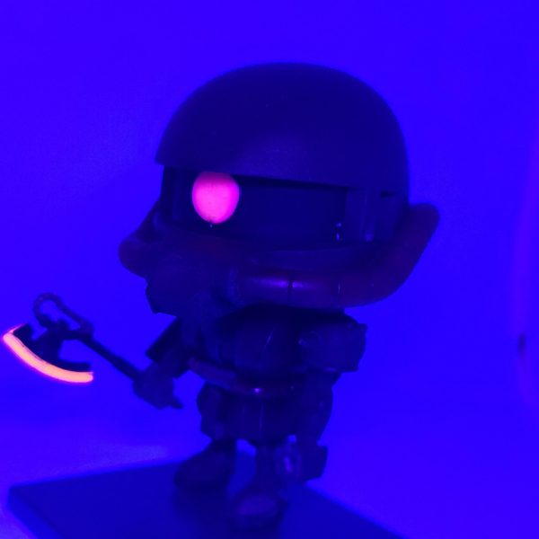 少しづつですがアクリジョンの扱いにも慣れてきました！それにしてもウェザリングカラーのグレーズレッドなんてどこで使うんだよとか思ってたんですがこんなに面白いとは！ここからチッピングとか色々足してみたいと思います！ザクプラくんが思った以上に店頭にあることが多いので沢山作れそうでワクワクですな！（2枚目）