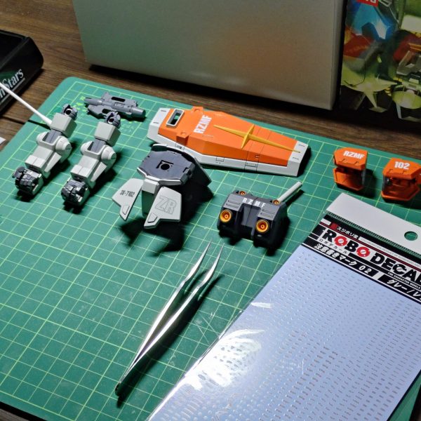 ガイドテープ無しでロゴ揃えるのは無理があったか…