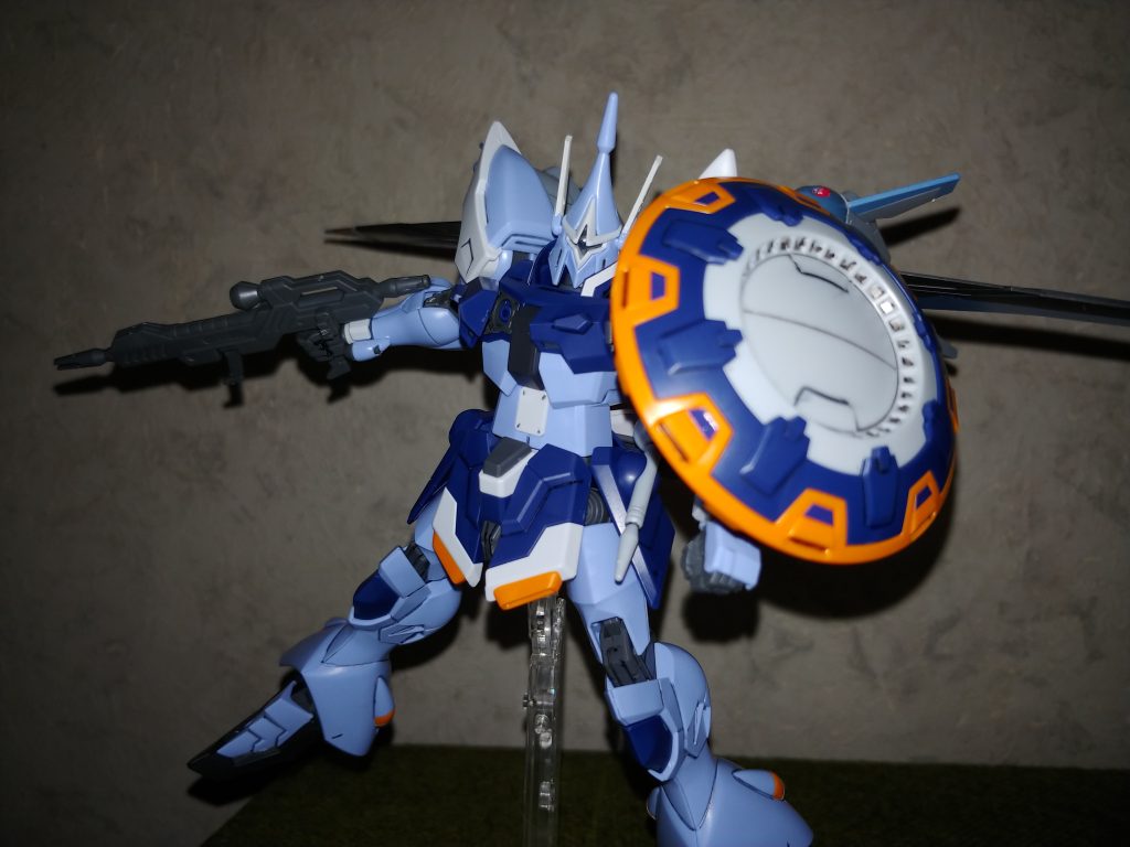 いつもながらのパチ組みスミ入れ 拘りたいけど技術が追いつかないので完成アップあと少し、筋彫り彫り込みデテアップが欲しい処でしょうか。 割と面が豊富なのにちょっとサッパリしていてなんとなく勿体ないかも。