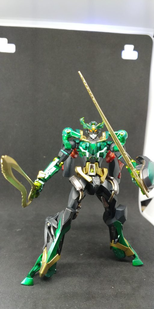 ビームサーベルはクロウやフィーラーに合わせゴールド