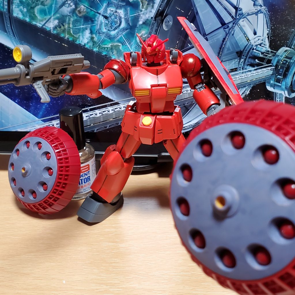 頭部バルカン、それにビット！こいつ…本物のガンダムだ！！