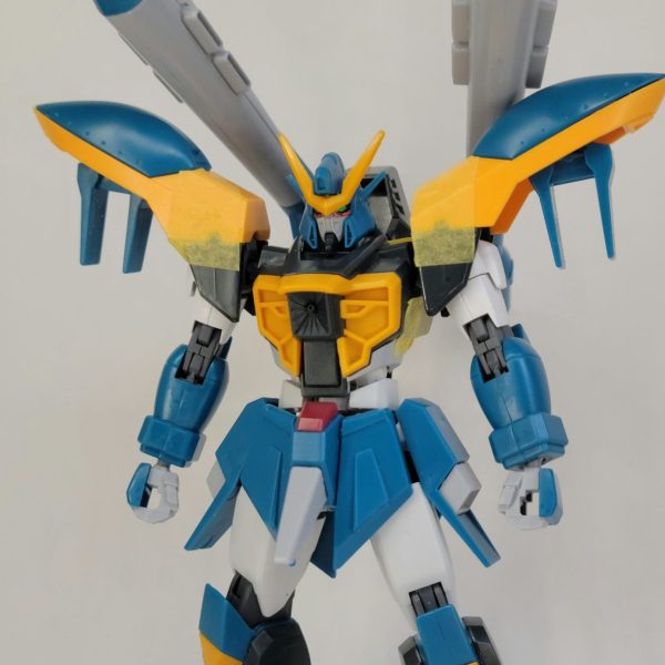 現在作成中なカラミティガンダムです。以前までに作成してきたGATシリーズと並べても違和感がないような物を目指しています。・肘、膝、腹部、股関節等のパーツはライジングフリーダムに変更・シュラークは根本をボールジョイント化可動域の問題は一先ず解決しました。（1枚目）