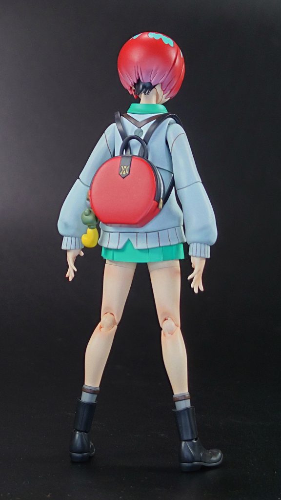 カバンのジッパーやマスコットも彫りなおして塗分け