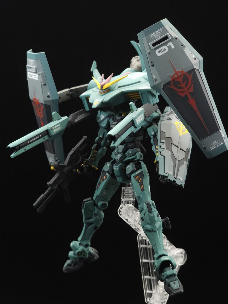 フルアーマーガンダムのシールドに変更してサンボル風にジャンクパーツをメガ粒子砲っぽく仕上げました!