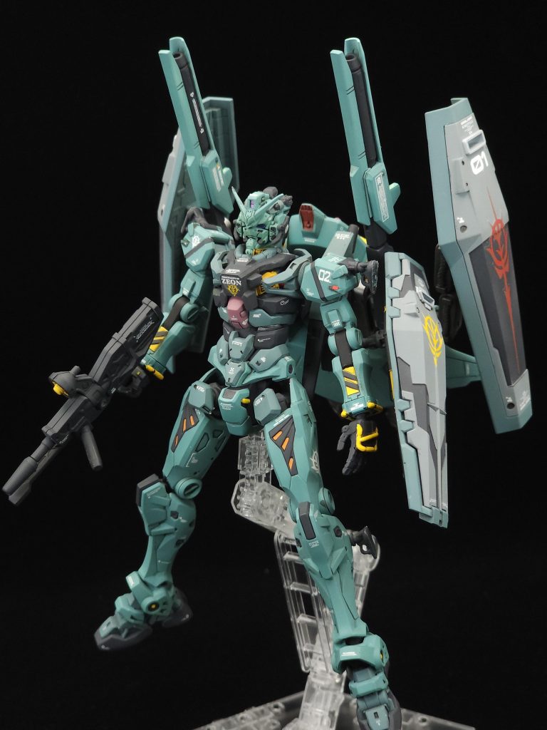 シャアと出会ったGQ世界線のララァに与えられたガンダム専用の識別色に塗り替えられる