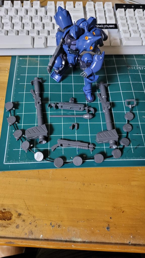 武器を並べてみました。 残念ながら、シュートルーム ファウストを 2 つとも取り付けることができませんでした。