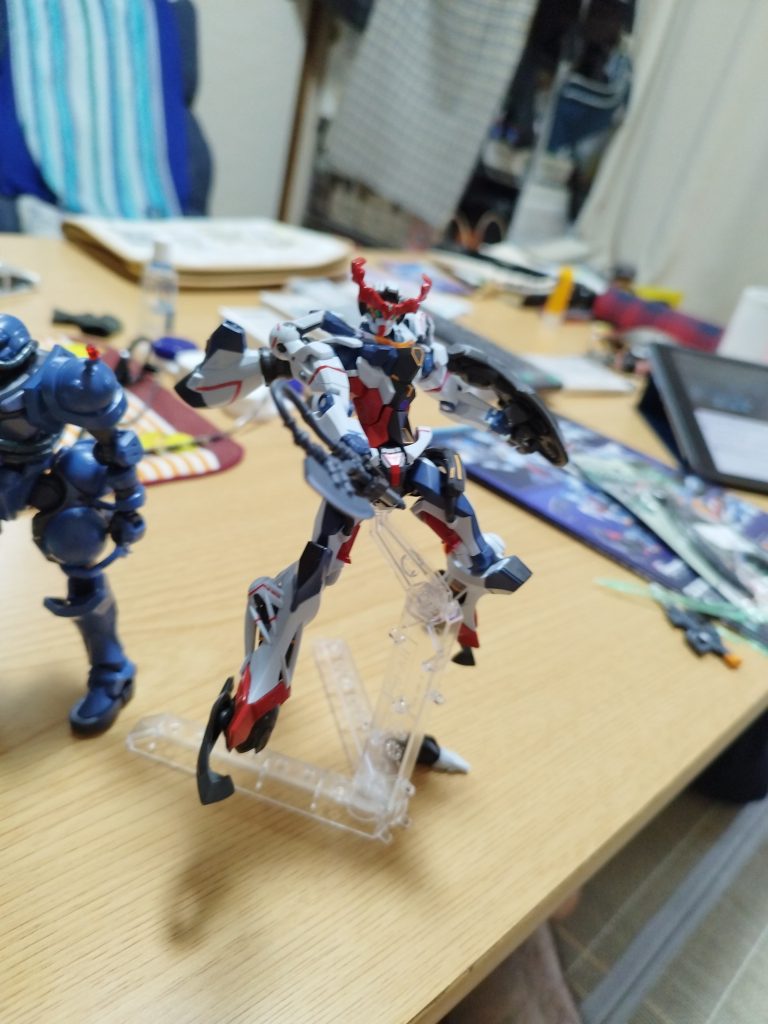 最初はそこまでよく思ってなかったのですがアニメを観て愛着が出ちゃって速攻、電気屋で購入しましたジークアクスの動きといい、頭部のアンテナが開くのが好き過ぎてやばいです