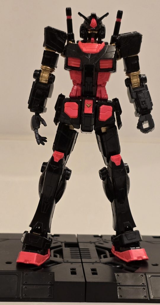 まずは、EG RX78F00/E 大坂万博ガンダムですね(gundam-kao6)黒、ピンク、金でまとめられたガンダム。でも、やはりいつもの病気が...