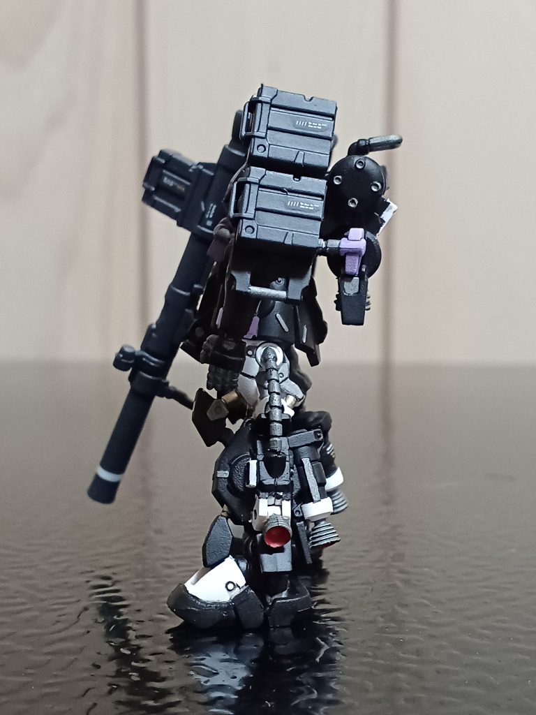 左サイドから。ガイア機は左肩がコンパチになってますね‼️スパイクアーマーとは印象が変わりますね(zaku-kao5)