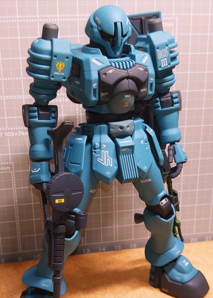 3番機。この機体がいちばんノーマルです。脚部はそのままで可動域をいじってあります。