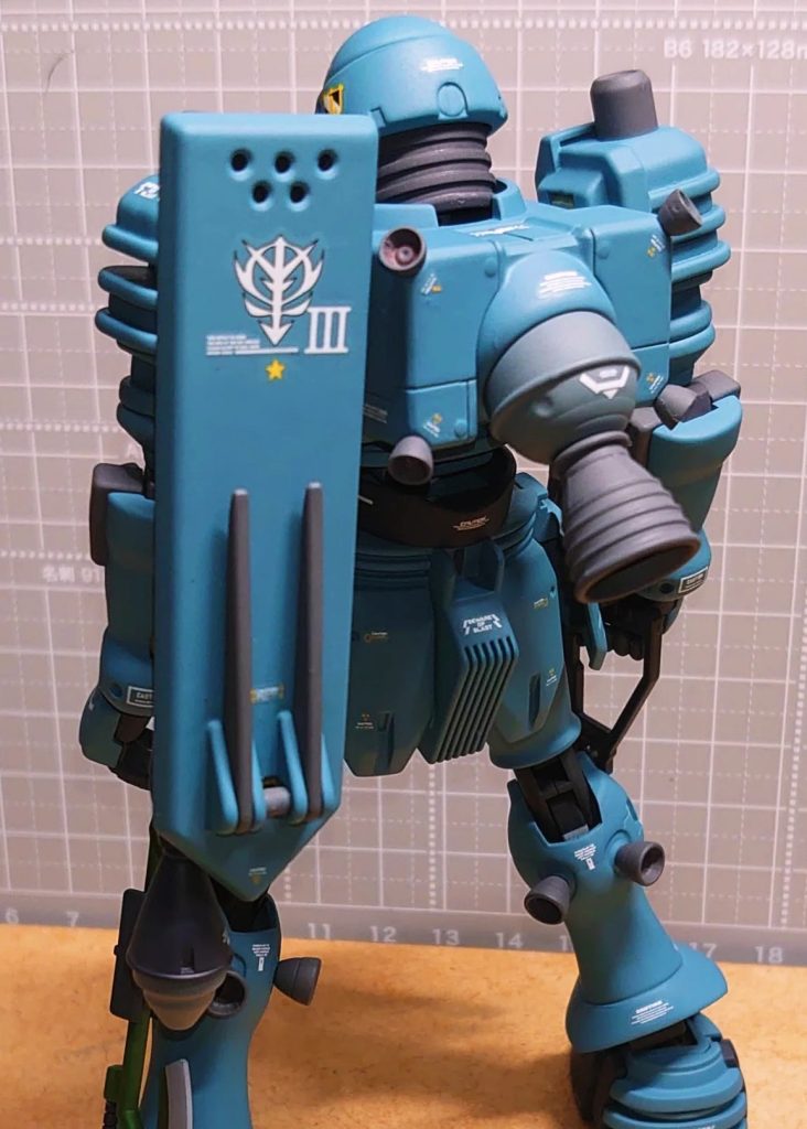 ノーマルなんでホークのラックは脚部にあります。