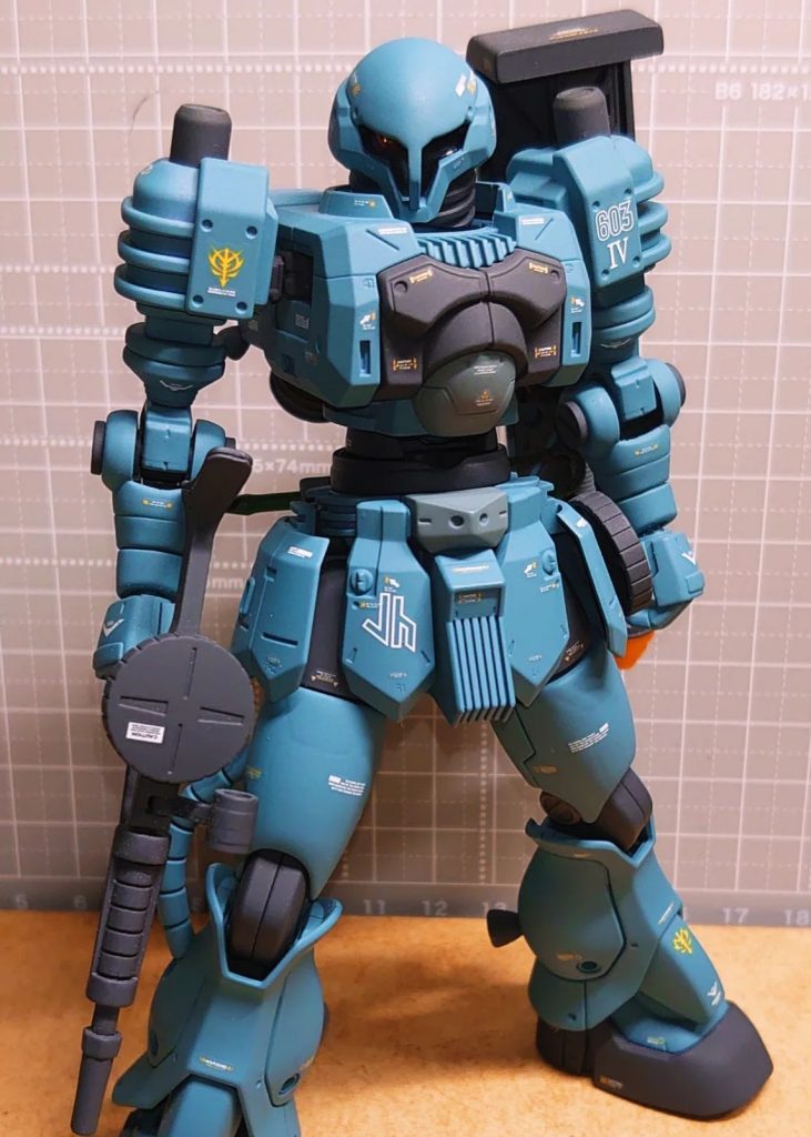4番機体。予備機ですが実はこの機体を初めに制作しました。他の機体の改造の基礎になってす。肩、首、腰部、フトモモロール、ザク脚…色々実験してますw