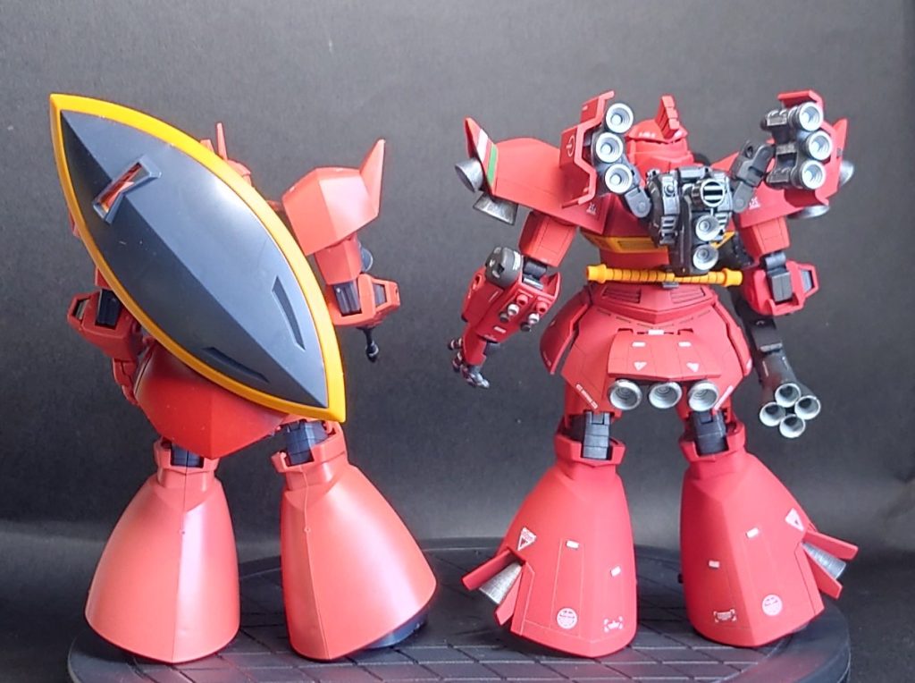 ハイ、今回は長々と妄想にお付き合いいただき本当にありがとうございます(gundam-kao5)前回ジュアッグを投稿し、次にこのゲルググに手をかけたのが奇しくも4月30日「ジークアクス第4話」の放送日でした(zaku-kao4)元々シャア専用ゲルググを入手した時から、大好きな「紅の豚」モチーフで改造しようと考えていたところに「アレ」を観てしまったことから妄想がまた暴走してしまいました(gundam-kao9)もう細かい説明は割愛しますが、「なんか分からないけど、なんか分かって」もらえたら幸いです。今回も最後までご覧いただき、ありがとうございましたm(_ _)m