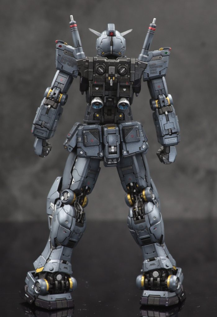 工作としてアンテナをビルダーズパーツに変更。パーツを彫り込み形状の変更他、ディテールの追加をしてます。