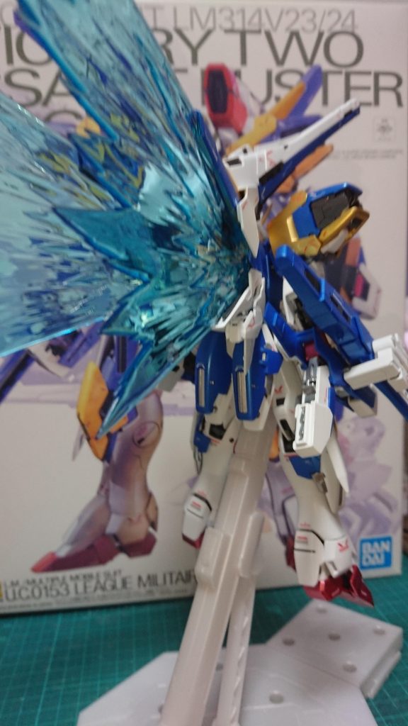 光の翼、綺麗ですね。これぞV2の象徴です。